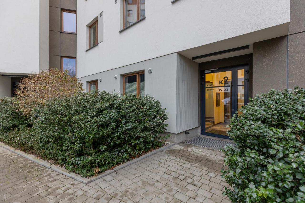 Апартаменти Spacious In With Balcony And Parking By Renters Варшава