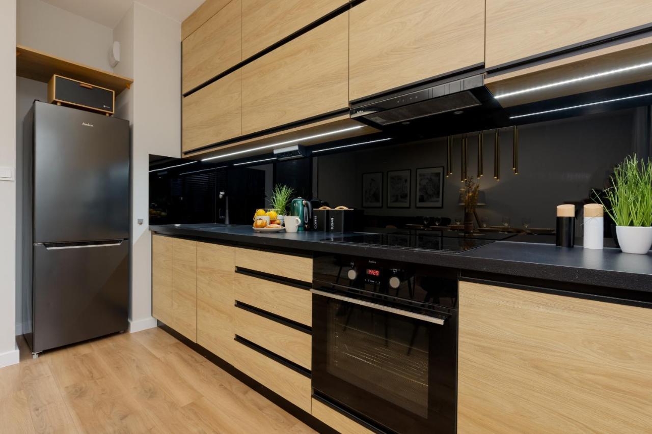 Spacious In With Balcony And Parking By Renters Апартаменти Варшава