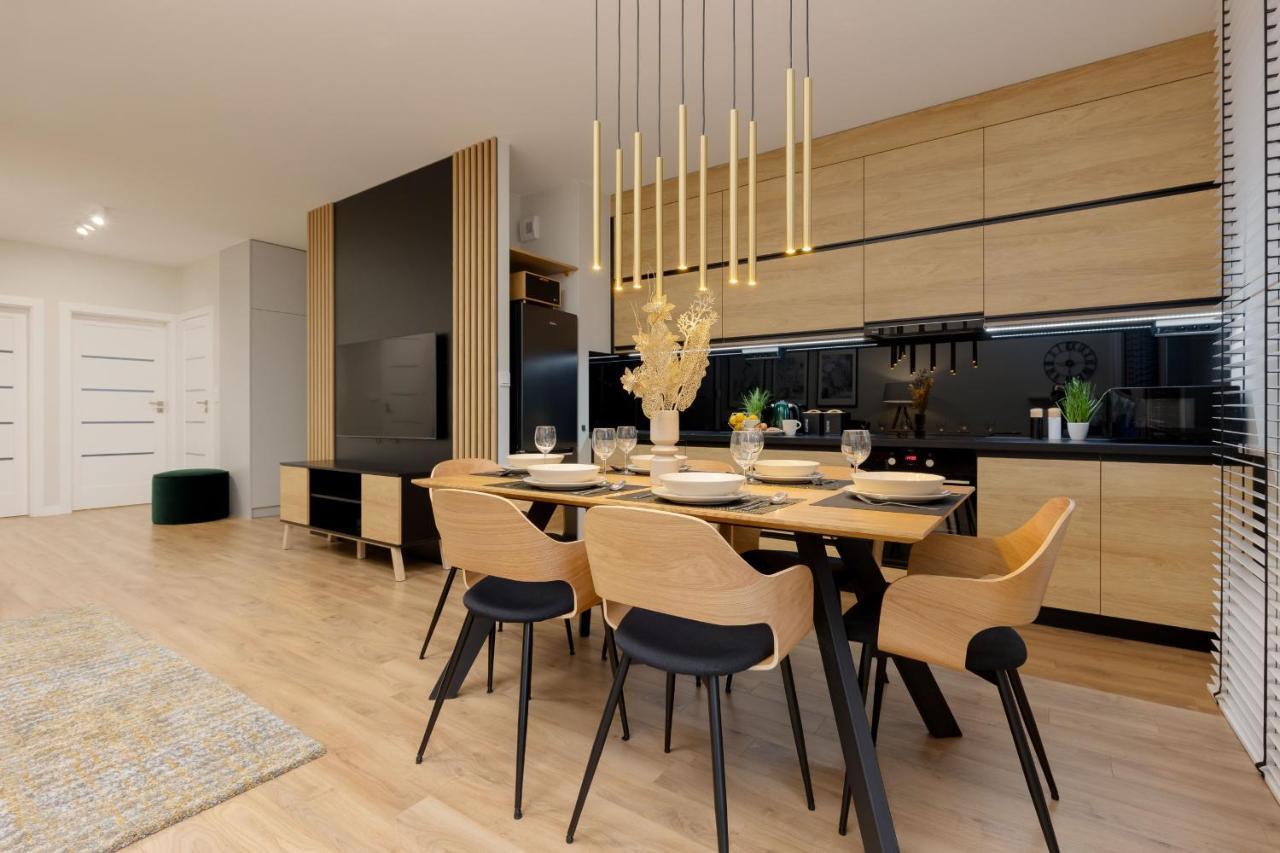 Spacious In With Balcony And Parking By Renters Варшава